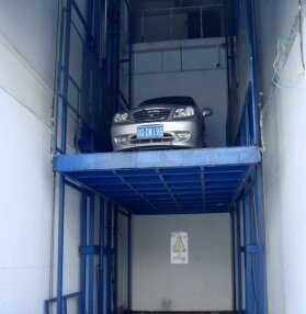 導(dǎo)軌式汽車升降平臺(tái)